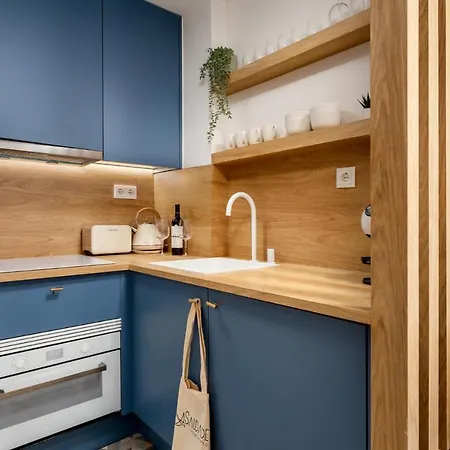 Apartment Oak